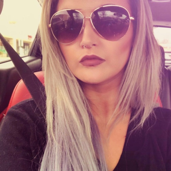 Meet Your Posher, Trisha! - Picture 7 of 10